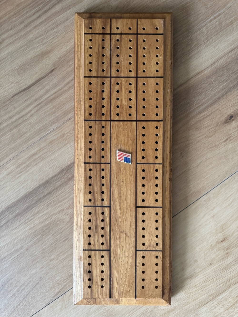 Wooden Cribbage Board Game Board | Classic Card Scoring Board w/ USA Flag